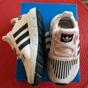 Adidas- Swift Run 1 Sz.6K